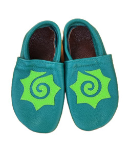 Calzado barefoot adulto en piel verde con sol