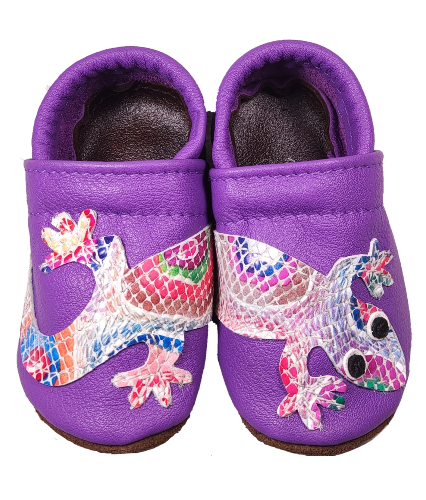 Violeta con lagarto